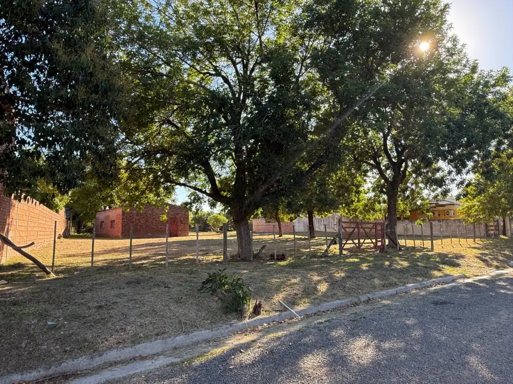 Foto de Venta de espectacular lote de 30x45 con galpón, imagen 2