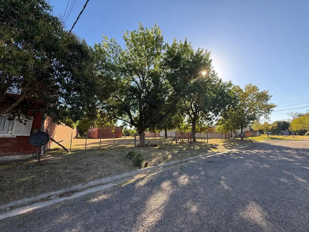 Foto de Venta de espectacular lote de 30x45 con galpón, imagen 1