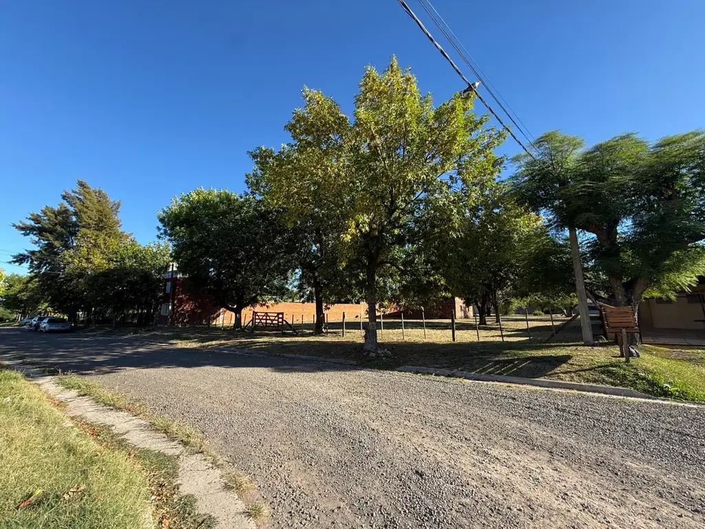 Foto de Venta de espectacular lote de 30x45 con galpón, imagen 3