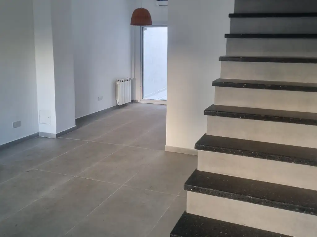 Foto de PH Premium a Estrenar: Diseño, en 3 Plantas, Terraza Única frente al, imagen 3