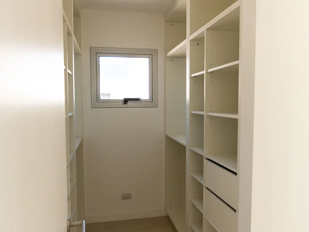Foto de Departamento 4 ambientes con dependencia en MilAires Devoto, imagen 3