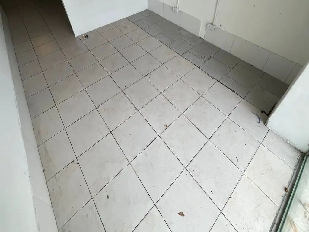 Foto de SE ALQUILA LOCAL EN SAN ANTONIO DE PADUA CENTRO LADO SUR, imagen 4