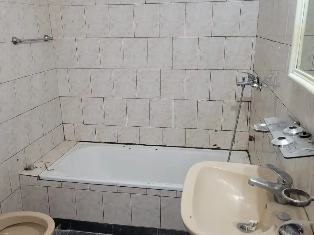Foto de CASA EN ALQUILER PARA VIVIENDA Y TALLER DE COSTURA, imagen 5