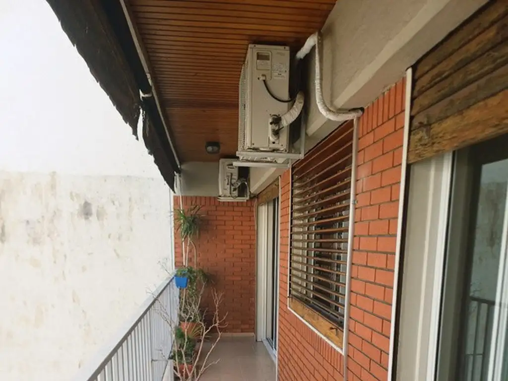 Foto de Departamento tres Ambientes, contra frente , Balcón corrido, cochera, imagen 5