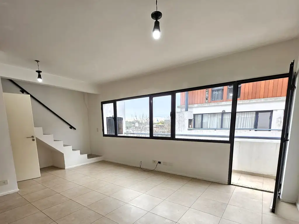 Foto de Departamento Dúplex 3 Ambientes en Alquiler | Moderno, Luminoso y con, imagen 2