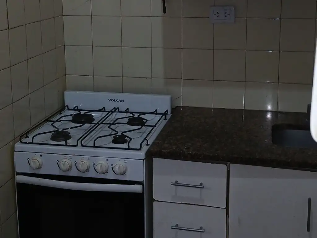 Foto de VENTA PH 2 AMBIENTES // BARRIO FLORES // PLANTA BAJA AL FRENTE, imagen 2