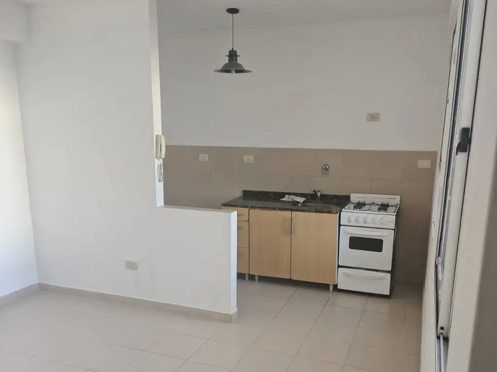 Foto de Departamento en alquiler en Monte Castro, imagen 1