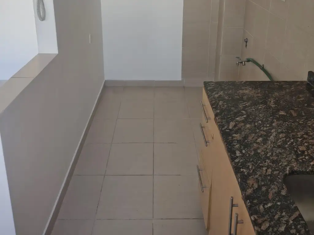 Foto de Departamento en alquiler en Monte Castro, imagen 5