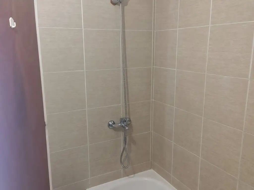 Foto de Departamento en alquiler en Monte Castro, imagen 4