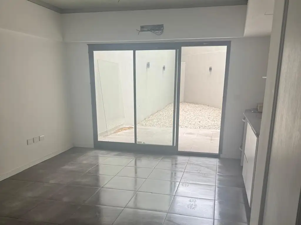 Foto de DEPARTAMENTO MONOAMBIENTE DIVISIBLE CON PATIO A ESTRENAR. SUPERFICIE, imagen 1