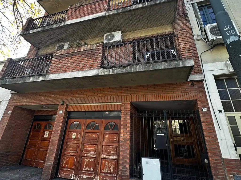 Foto de SEMIPISO 4 AMB. 5º PISO CON BCON AL FRENTE COCHERA CUB., imagen 3