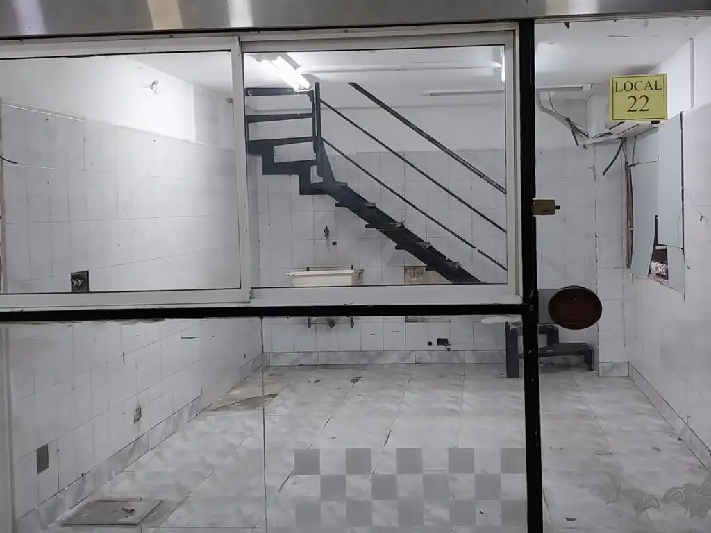 Foto de LOCAL EN GALERIA "CORRIENTES ANGOSTA", imagen 1