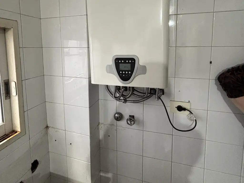 Foto de Semipiso al frente con balcon y cochera en venta en Caballito, imagen 1
