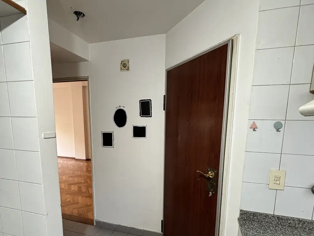 Foto de Semipiso al frente con balcon y cochera en venta en Caballito, imagen 3