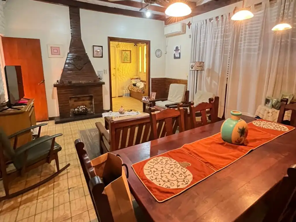 Foto de VENTA PH FRENTE - 4 AMB CON PATIO Y TERRAZA - SOBRE BOULEVARD RAMON, imagen 1
