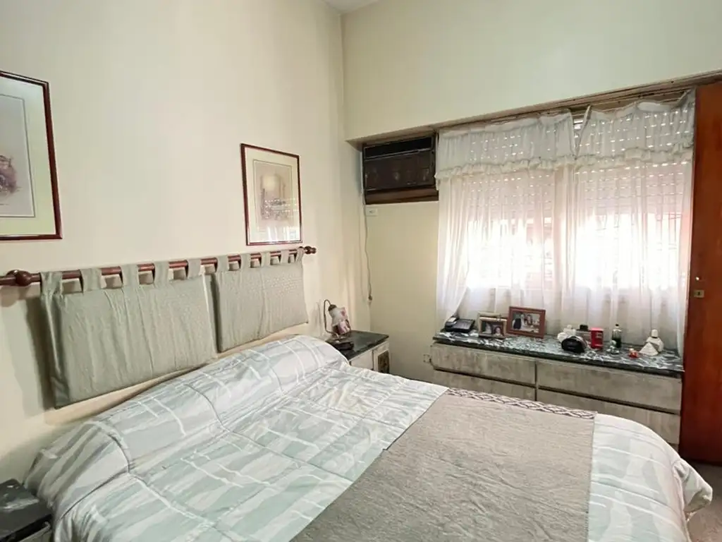 Foto de VENTA PH FRENTE - 4 AMB CON PATIO Y TERRAZA - SOBRE BOULEVARD RAMON, imagen 2