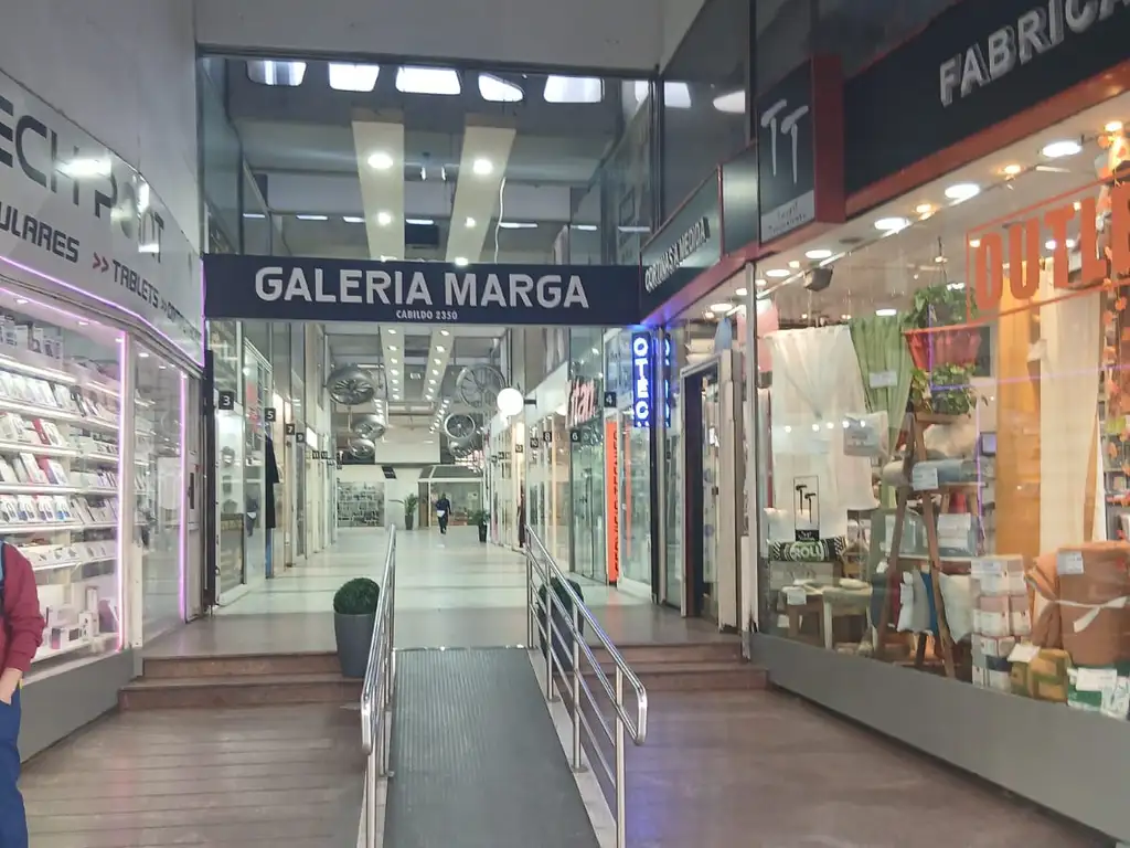 Foto de Venta DE LOCAL en Galeria Marga Belgrano, imagen 1