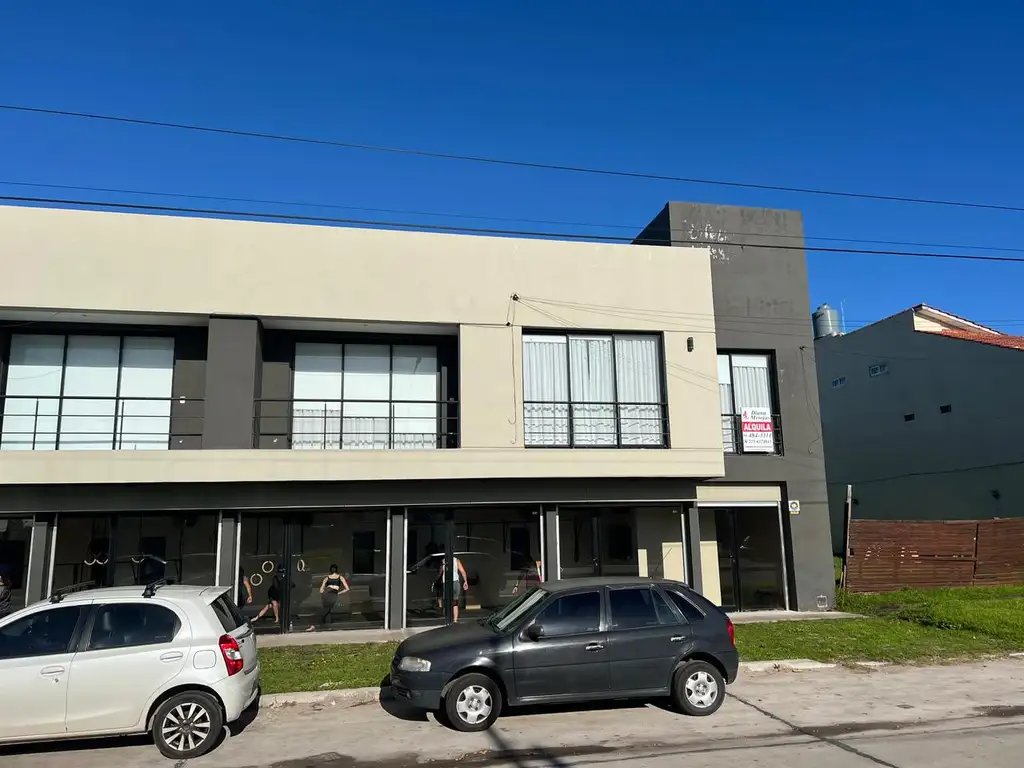 Foto de Alquiler permanente departamento de 1 ambiente Punta Mogotes, imagen 2