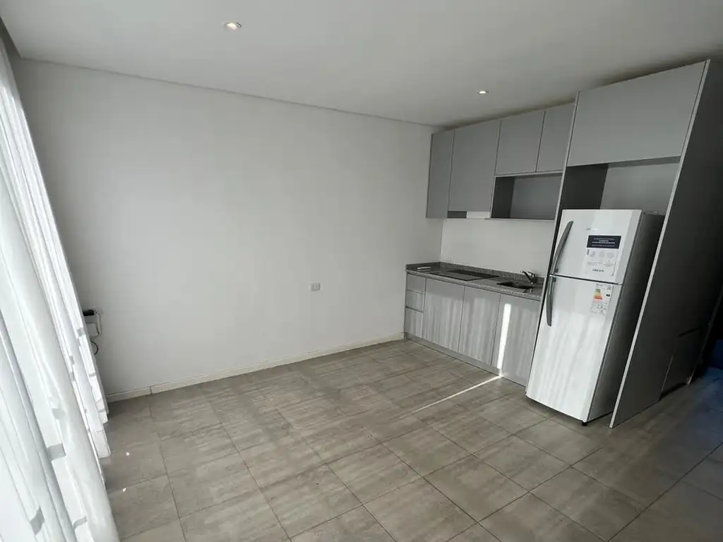 Foto de Alquiler permanente departamento de 1 ambiente Punta Mogotes, imagen 5