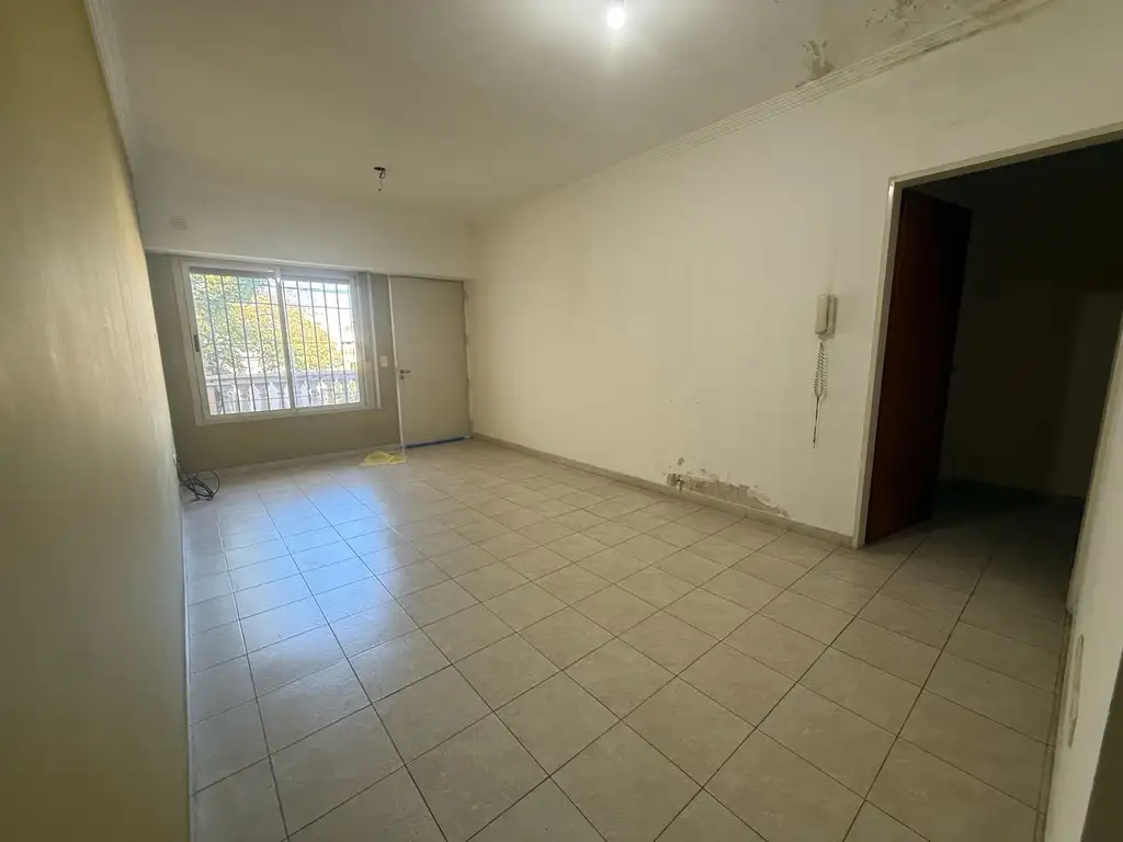 Foto de PH tipo casa - 2 Ambientes con COCINA SEPARADA! - Sin expensas, imagen 2