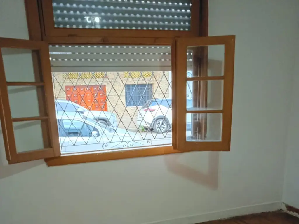 Foto de HERMOSA CASA DE 3 AMBIENTES COCINA COMEDOR Y PATIO, imagen 5
