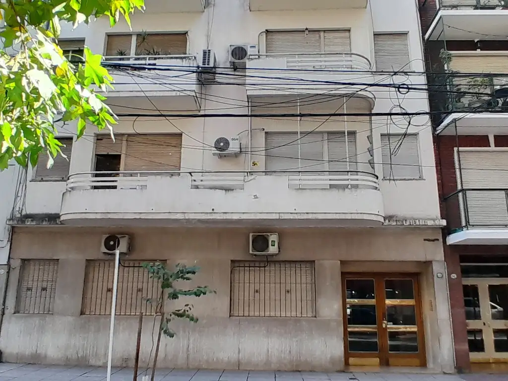 Foto de AMOBLADO 3 AMB. IMPECABLE - FRENTE - BALCON - DORMITORIO - DEPENDENCIA, imagen 2