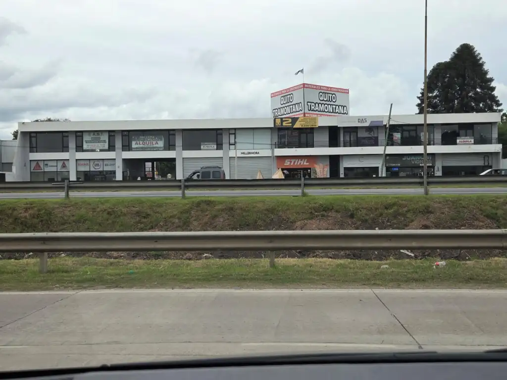 Foto de LOCAL EN LOMA VERDE COLECTORA OESTE, imagen 2