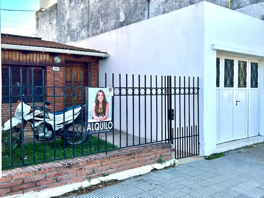 Foto de Casa en alquiler c/ cochera en Punta Alta, imagen 1