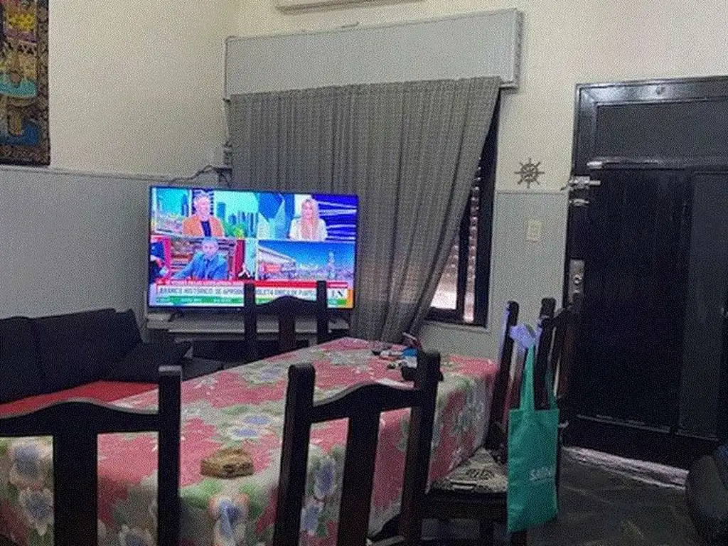 Foto de CASA CON COCHERA Y QUINCHO, imagen 3