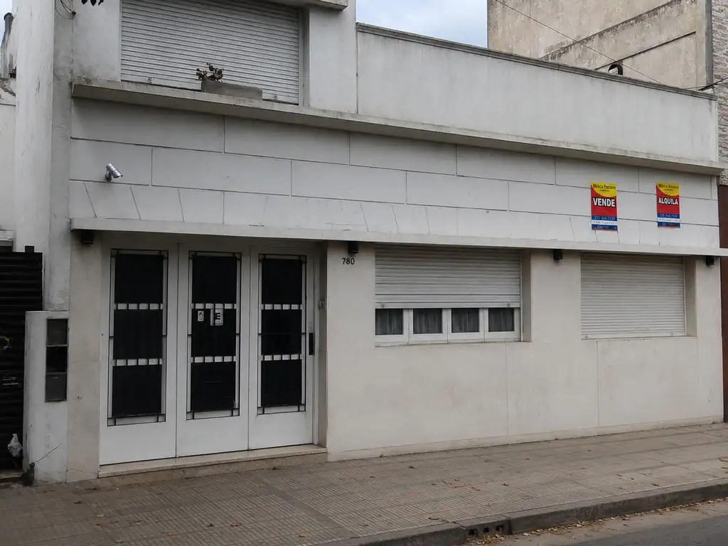 Foto de ALQUILER CASA ZONA 60 Y 31 LOTE 9 X 54 3 DOR FONDO GARAJE QUINCHO, imagen 1