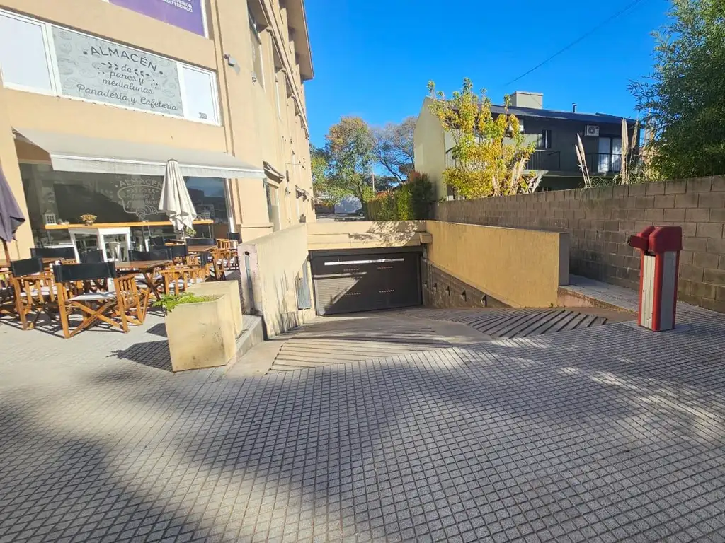 Foto de Cochera en Paseo el Agora Pinamar Centro, imagen 2
