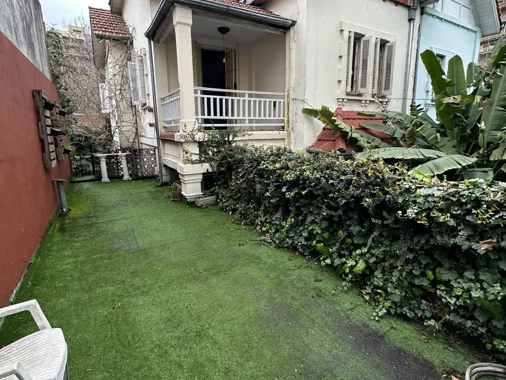 Foto de CASA 6 AMB. PB, 1º PISO , CON COCHERA, PATIO CON PARRILLA, PATIO, imagen 4