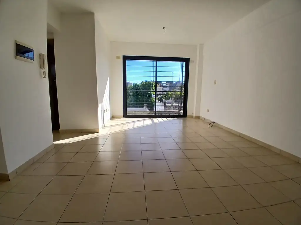 Foto de Departamento Dos Ambientes Con Cochera. Moron Norte, imagen 4