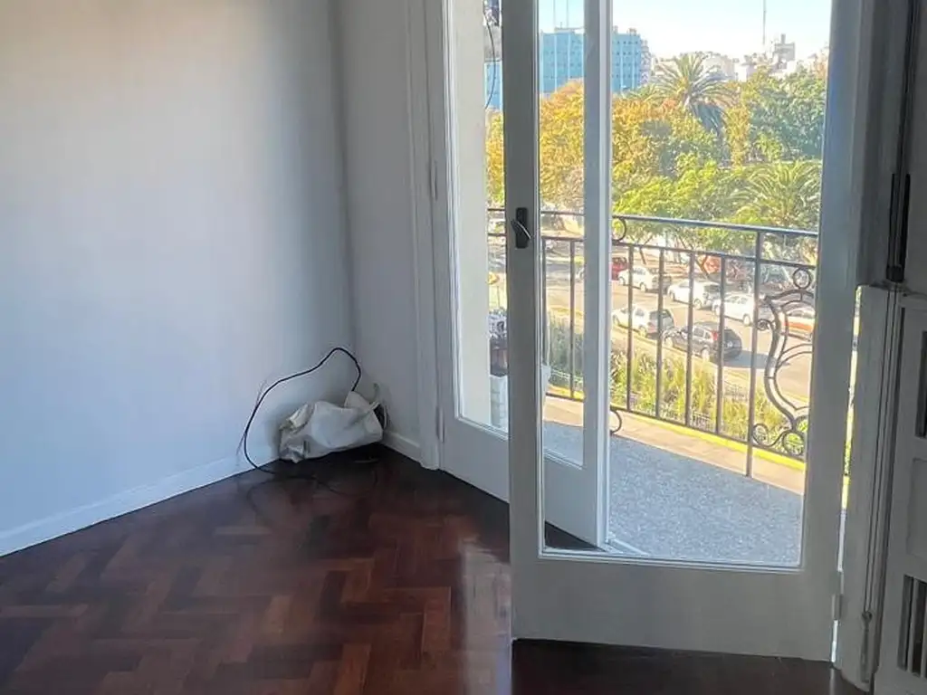 Foto de Venta departamento 3 amb. frente al Parque Centenario, imagen 2