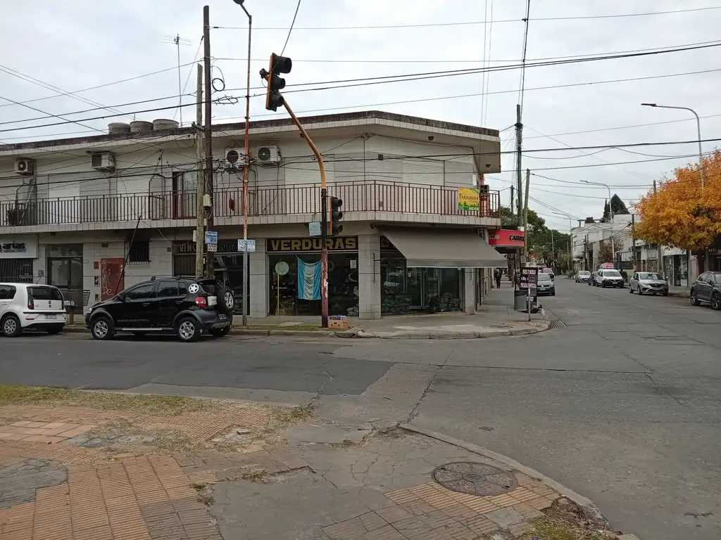 Foto de DEPARTAMENTO 2 AMB AMPLIO CON BALCON CORRIDO PLENO CENTRO, imagen 5