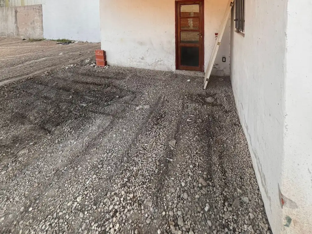 Foto de AMPLIO LOTE CON OFICINA EN ALQUILER *****"VALOR RE TASADO""*****, imagen 5