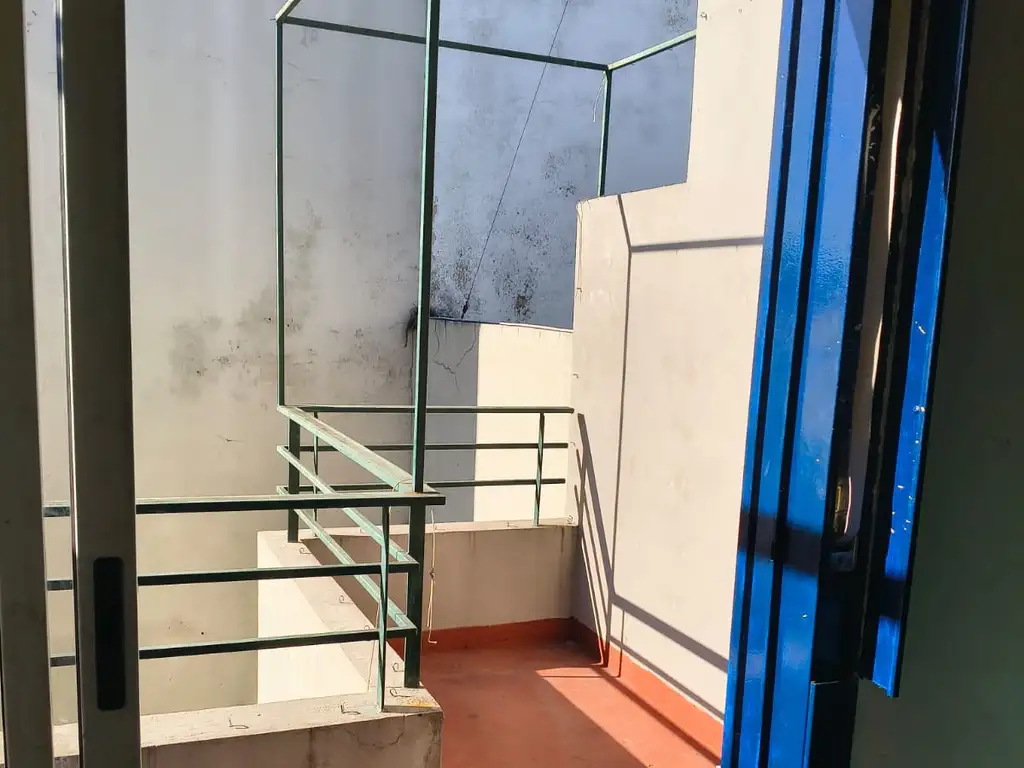 Foto de PH de 2 amb en doble altura con balcon aterrazado SIN EXPENSAS!, imagen 5