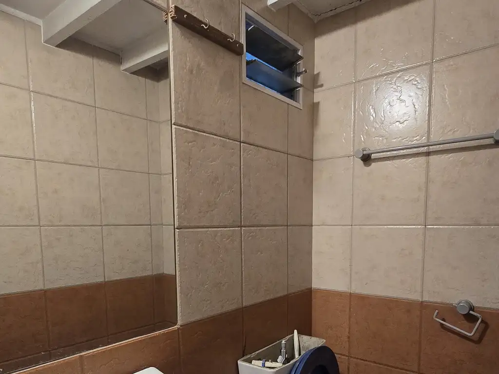 Foto de Amplio Y Excelente Local, Zona Muy Comercial !!, imagen 1