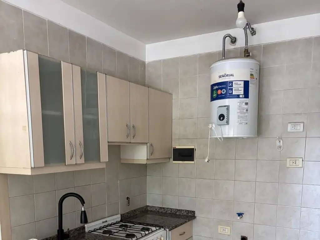 Foto de EXCELENTE DEPARTAMENTO CON FEENTE A LA PLAZA, imagen 1