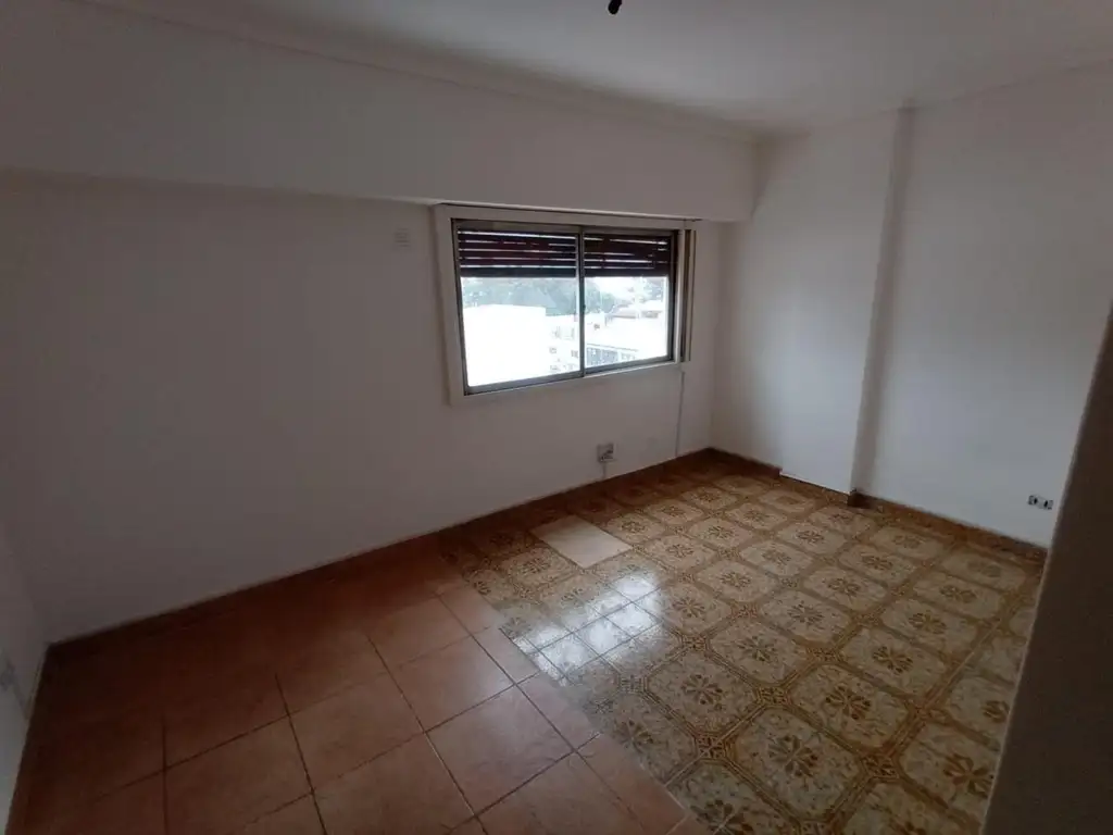 Foto de Departamento 2 ambientes en alquiler - Liniers, imagen 1