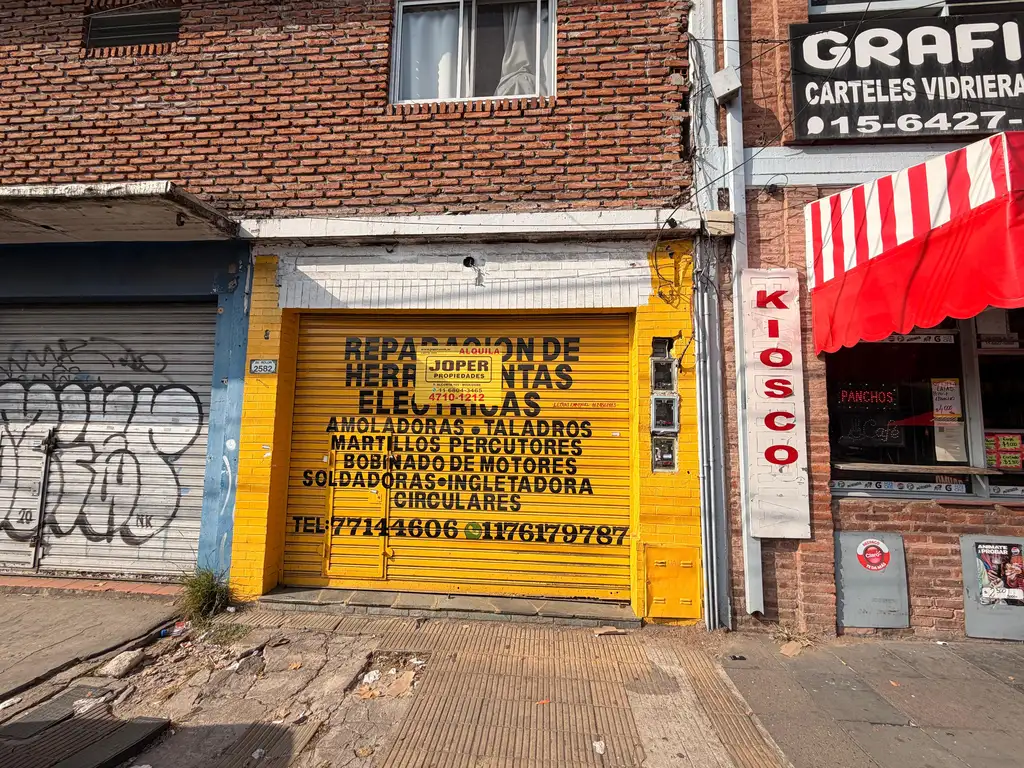 Foto de LOCAL COMERCIAL SOBRE AVENIDA PRINCIPAL, imagen 1