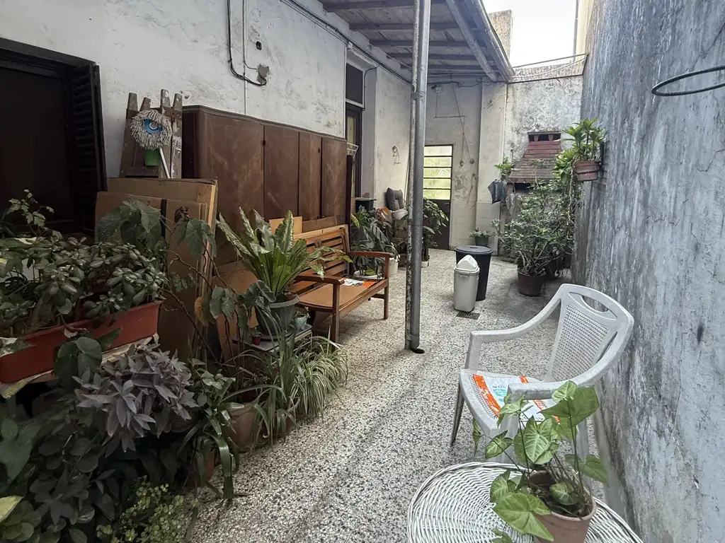 Foto de CASA A REFACCIONAR / Lote para La construcción USAB en Saavedra, imagen 2