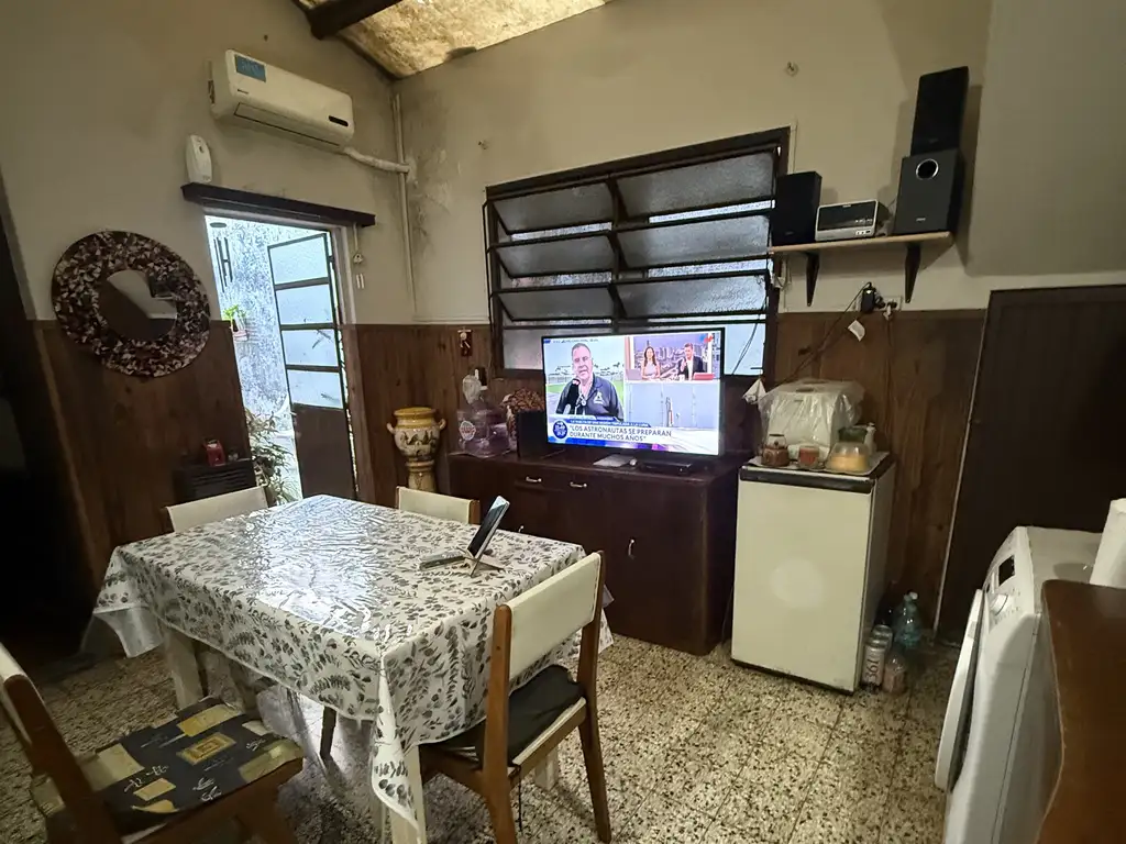 Foto de CASA A REFACCIONAR / Lote para La construcción USAB en Saavedra, imagen 3