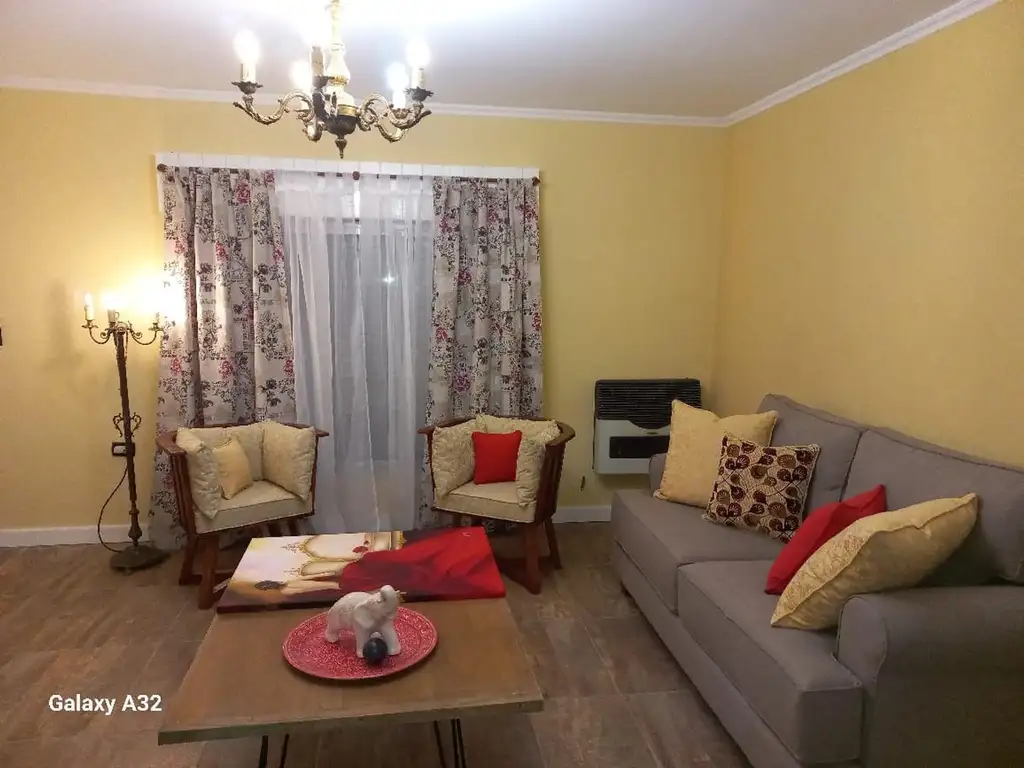 Foto de Casa más Dpto. en pleno centro y con todos los servicios., imagen 2