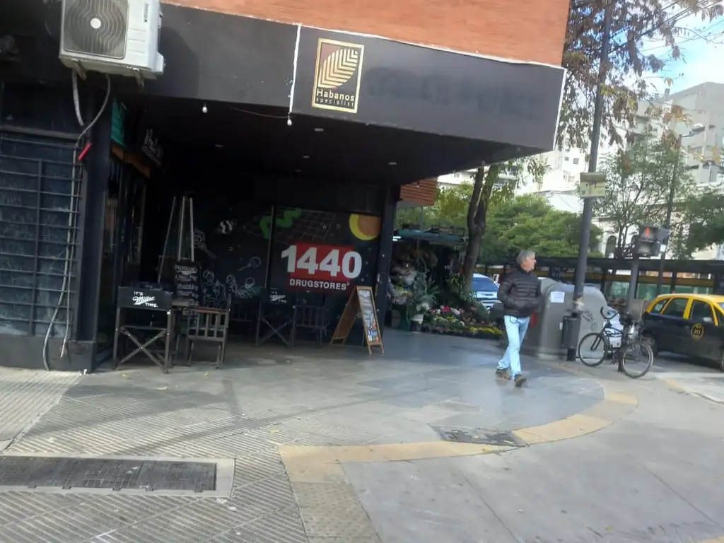 Foto de ALQUILER de LOCAL en esquina av. cabildo 3099, imagen 1