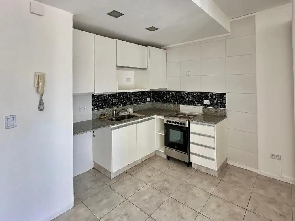 Foto de AMBIENTE NUEVO A LA CALLE CON COCHERA 34M2, imagen 4