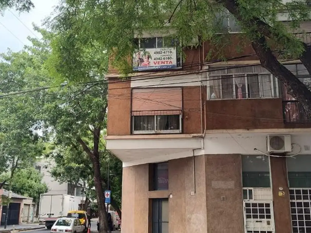 Foto de PH de 3 ambientes en venta en Parque Patricios sin expensas, imagen 1