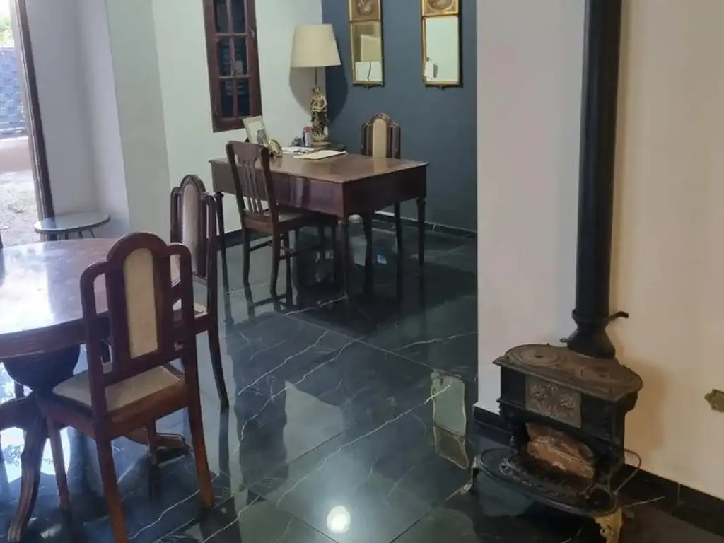 Foto de Hermosa casona sobre Av.Francia al 2400, en esquina .Importa, imagen 3