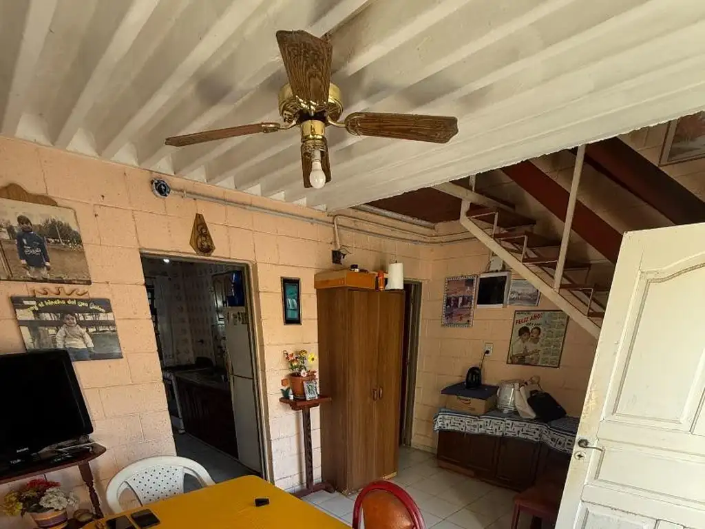 Foto de Casa de 4 dormitorios, patio y cochera en B° España, imagen 3