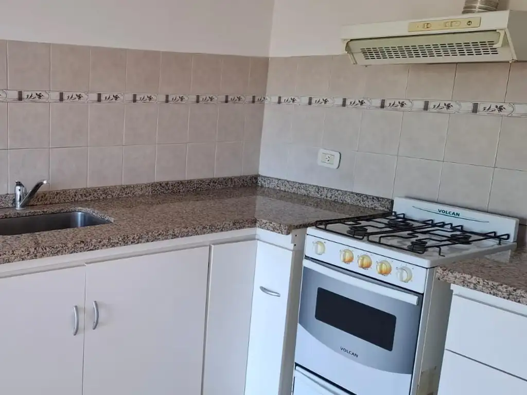Foto de Amplio depto de 2 dormitorios, centrico. No paga expensas, imagen 1